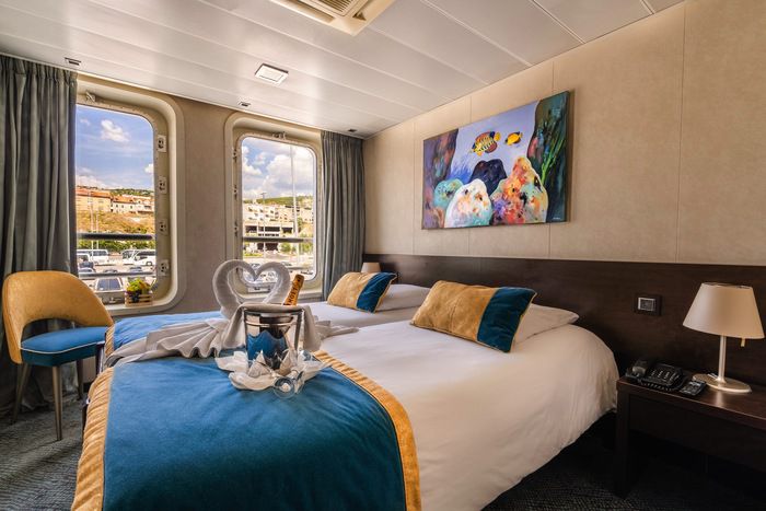 Upper Deck 1 Double Bed Cat C